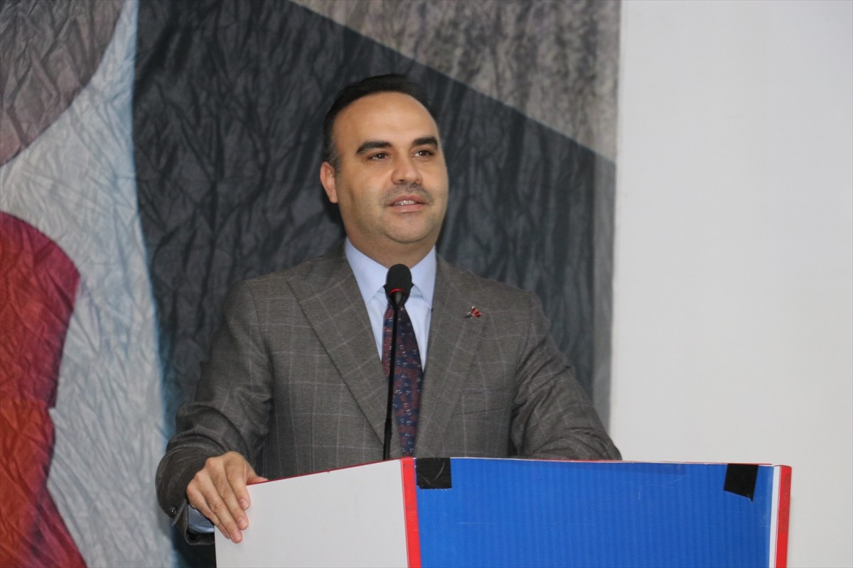 Sanayi ve Teknoloji Bakanı Mehmet Fatih Kacır, Ağrı Kültür ve Kongre Merkezi'nde gerçekleştirilen...