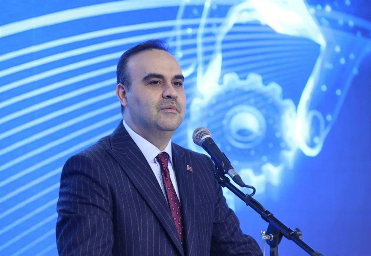 Sanayi ve Teknoloji Bakanı Mehmet Fatih Kacır, Baykar tarafından geliştirilen K2 Kamikaze insansız...