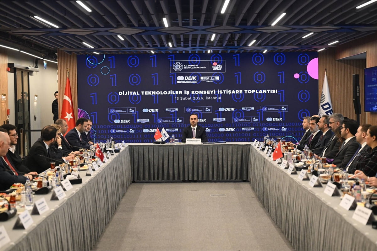 Sanayi ve Teknoloji Bakanı Mehmet Fatih Kacır, Dış Ekonomik İlişkiler Kurulu (DEİK) Dijital...