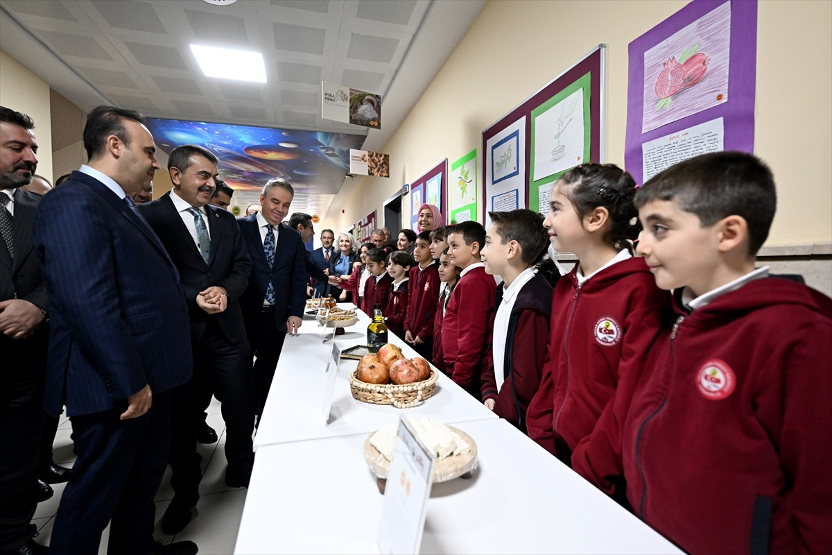 Sanayi ve Teknoloji Bakanı Mehmet Fatih Kacır ile Milli Eğitim Bakanı Yusuf Tekin, Ankara'da...