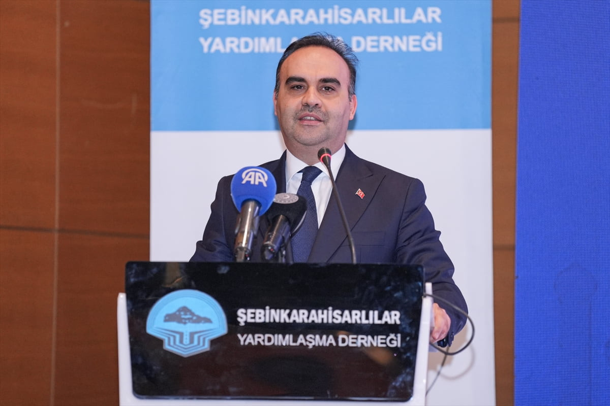 Sanayi ve Teknoloji Bakanı Mehmet Fatih Kacır, Şebinkarahisarlılar Yardımlaşma Derneği'nin iftar...