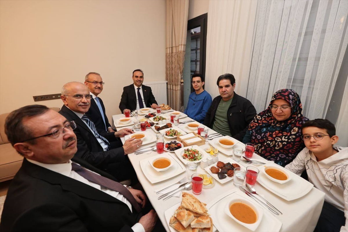 Sanayi ve Teknoloji Bakanı Mehmet Fatih Kacır (sol 4), il programı kapsamında bulunduğu Malatya'da...