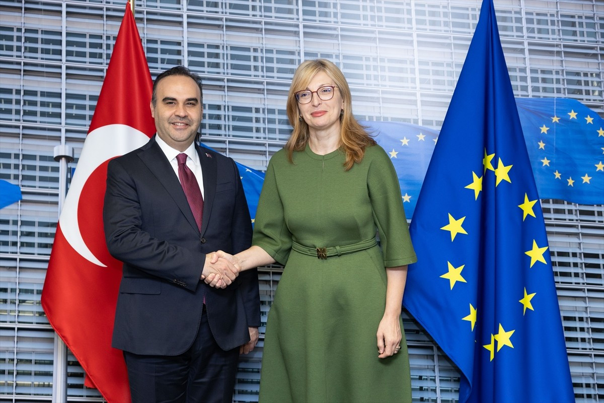 Sanayi ve Teknoloji Bakanı Mehmet Fatih Kacır (solda) Brüksel’de AB Komisyonunun Startup...