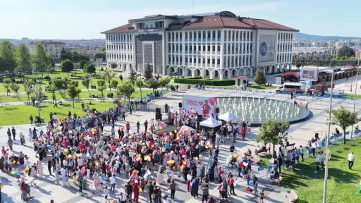 Sancaktepe'de Metehan bebek için gökyüzüne umut balonları uçuruldu