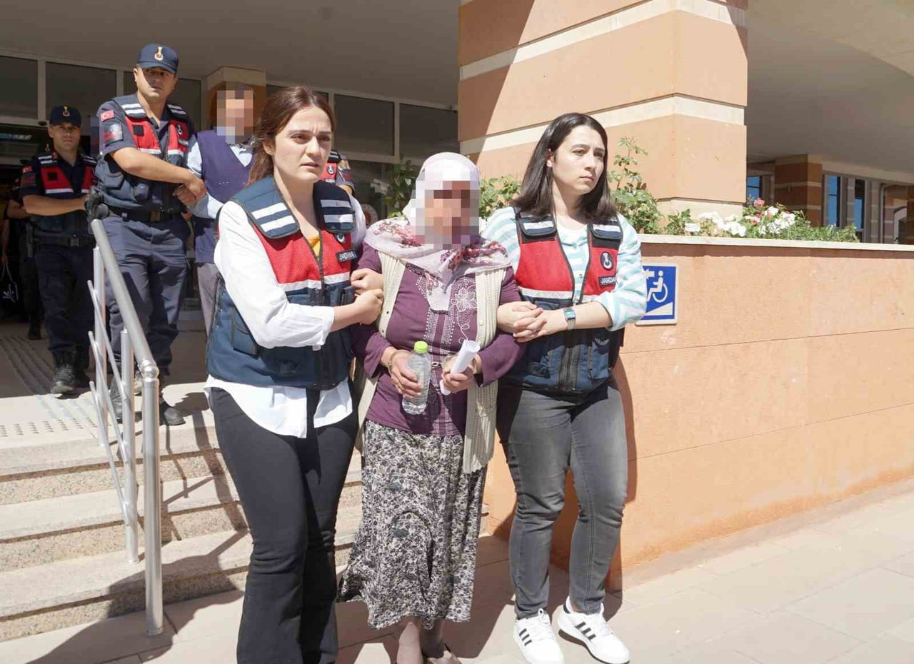 SANIKLAR (ARŞİV)