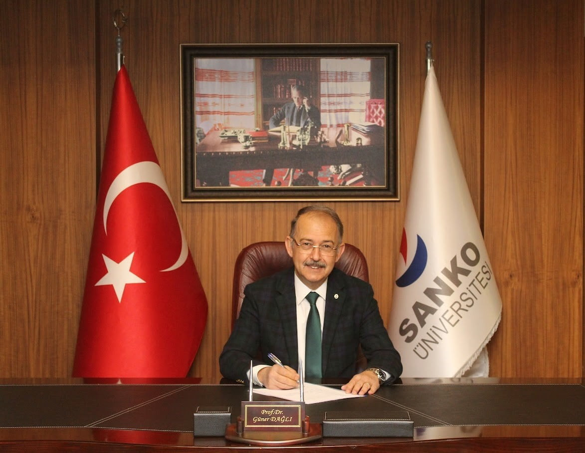 SANKO ÜNİVERSİTESİ REKTÖRÜ PROF. DR. GÜNER DAĞLI, "ANNELER GÜNÜ" DOLAYISIYLA BİR MESAJ...