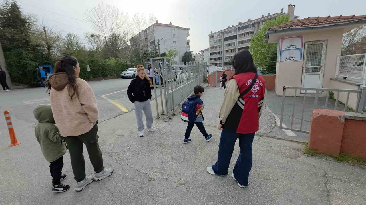 ŞANLIURFA VE KAHRAMANMARAŞ’TAKİ OLAYLAR SONRASI EDİRNE’DE OKUL ÇEVRELERİNDE ÖNLEMLER...