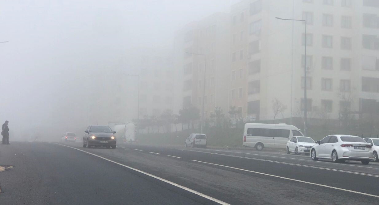 ŞANLIURFA VİRANŞEHİR’DE YOĞUN SİS ETKİLİ OLDU