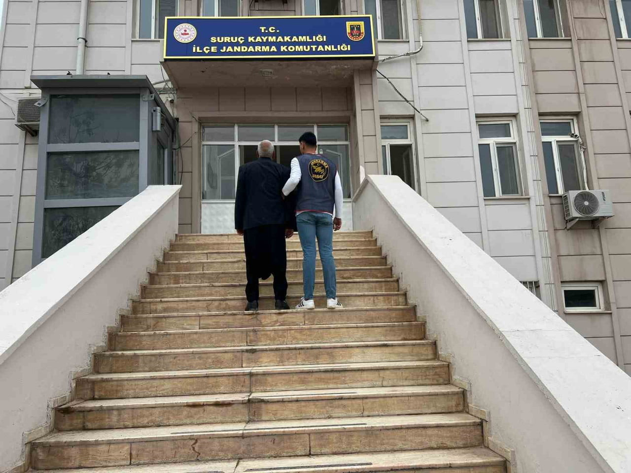 ŞANLIURFA'DA 5 YIL HAPİS CEZASIYLA ARANAN HÜKÜMLÜ YAKALANDI