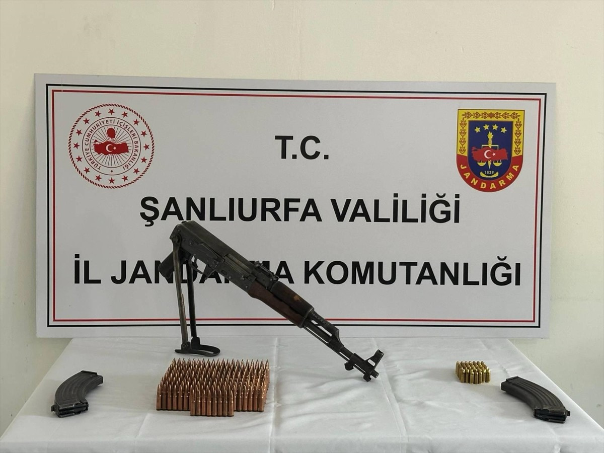 Şanlıurfa'da düzenlenen silah kaçakçılığı operasyonunda 1 şüpheli gözaltına alındı. Adreste...