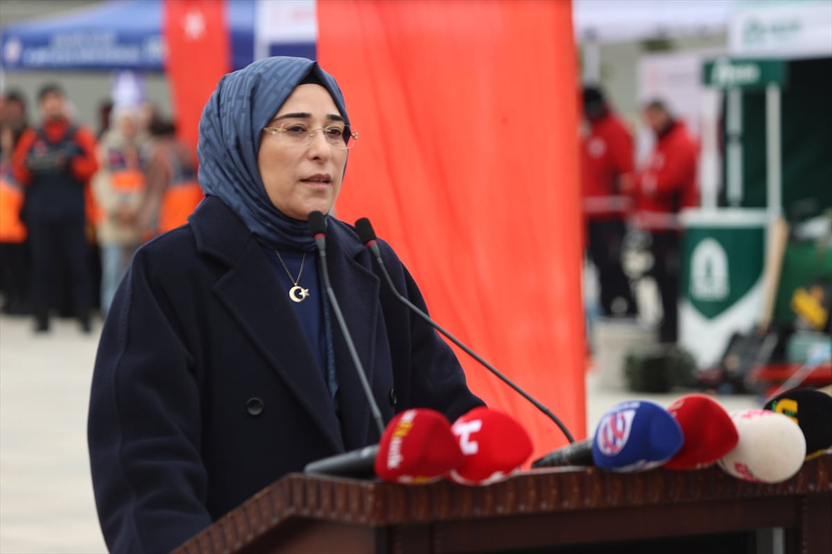 Şanlıurfa'da, Kahramanmaraş merkezli 6 Şubat 2023'teki depremlerde hayatını kaybedenler anıldı...