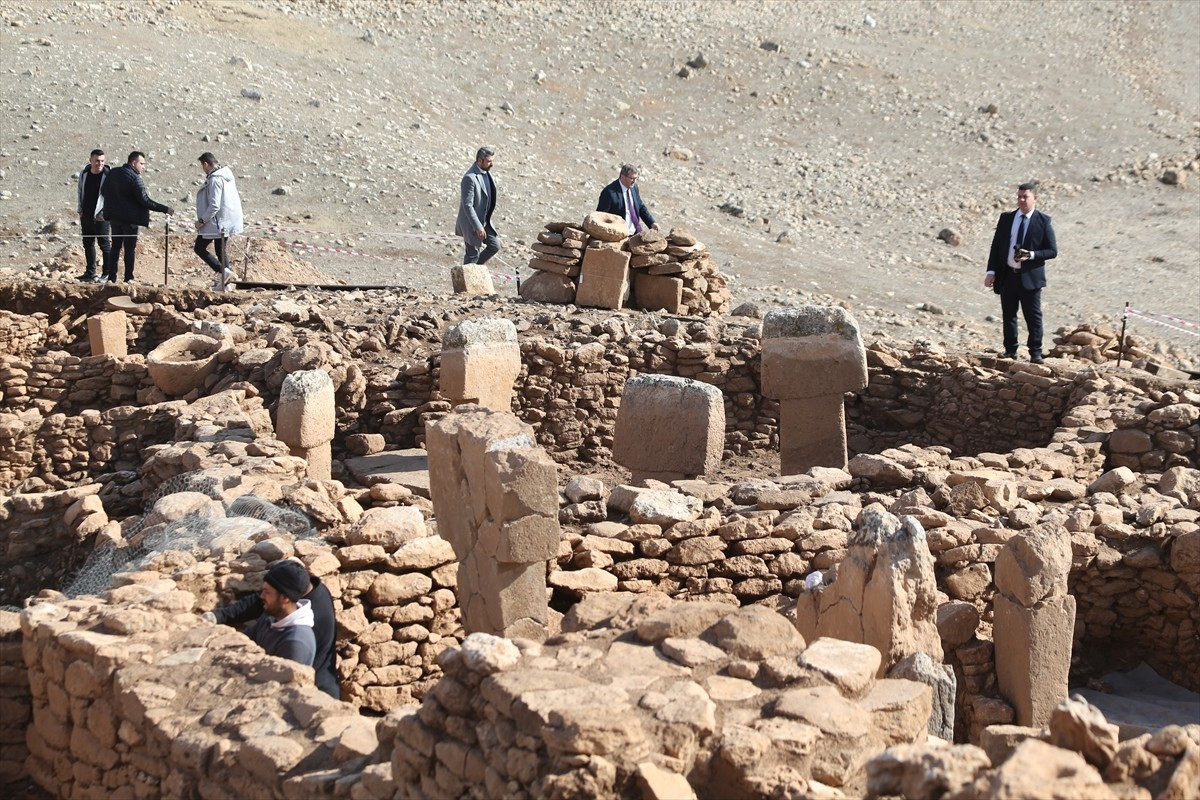 Şanlıurfa'da yaklaşık 100 kilometrelik bölgede aralarında UNESCO Dünya Mirası Listesi'nde yer alan...