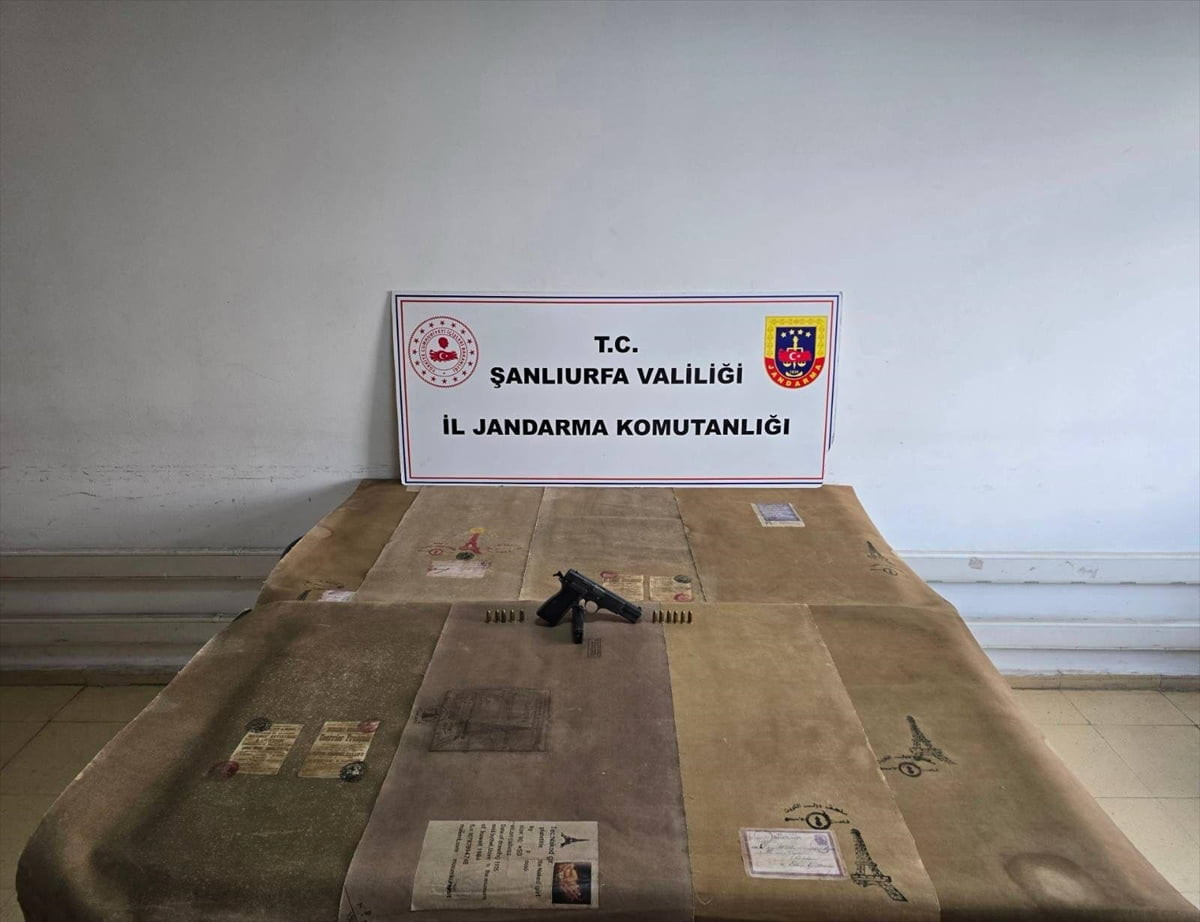 Şanlıurfa'nın Karaköprü ilçesinde 17. yüzyıla ait olduğu değerlendirilen 8 tablo ele...