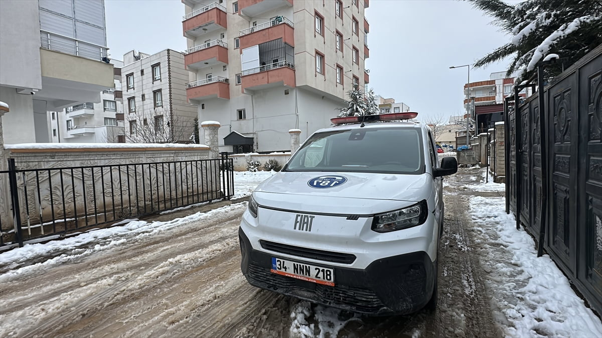 Şanlıurfa'nın Siverek ilçesinde doğal gazdan zehirlendiği değerlendirilen 13 kişi hastaneye...