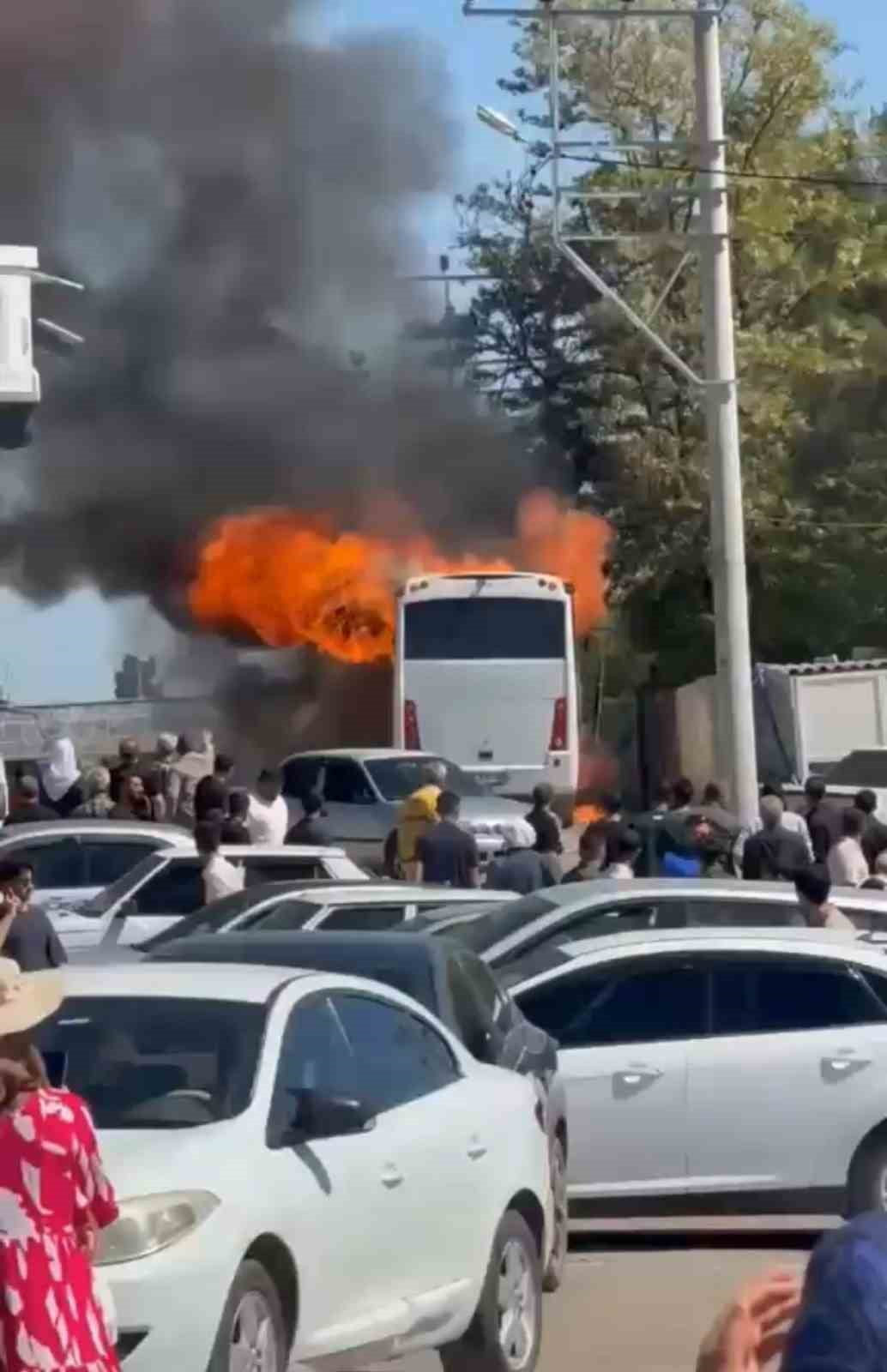 ŞANLIURFA'NIN VİRANŞEHİR İLÇESİNDEKİ EYÜPNEBİ MAKAMINI ZİYARETE GİDENLERİN İÇERİSİNDE OLDUĞU TUR...