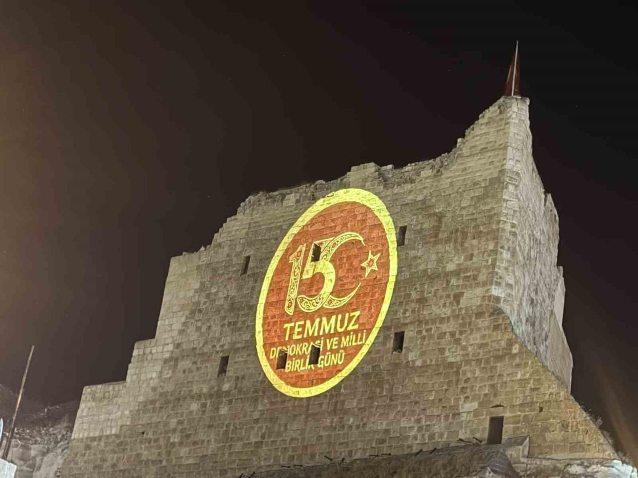 ŞANLIURFA’DA 3 BİN YILLIK KALENİN SURLARINDA EŞSİZ MANZARA