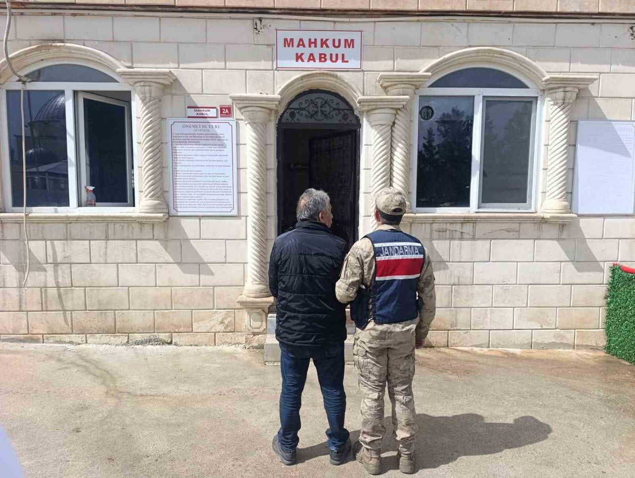 ŞANLIURFA’DA ARANAN 2 ŞAHIS YAKALANDI