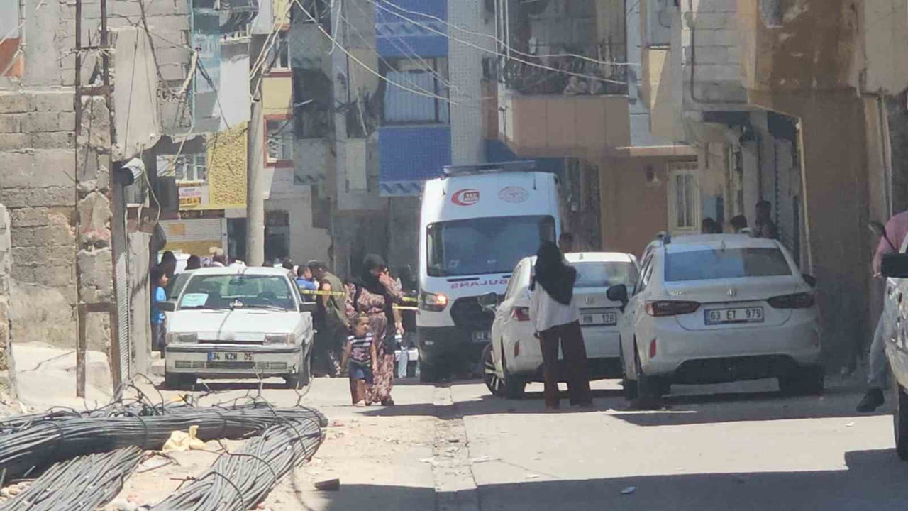 ŞANLIURFA’DA PENCERENİN DEMİR KORKULUKLARINDA ASILI HALDE BULUNAN KADININ EŞİ TARAFINDAN...