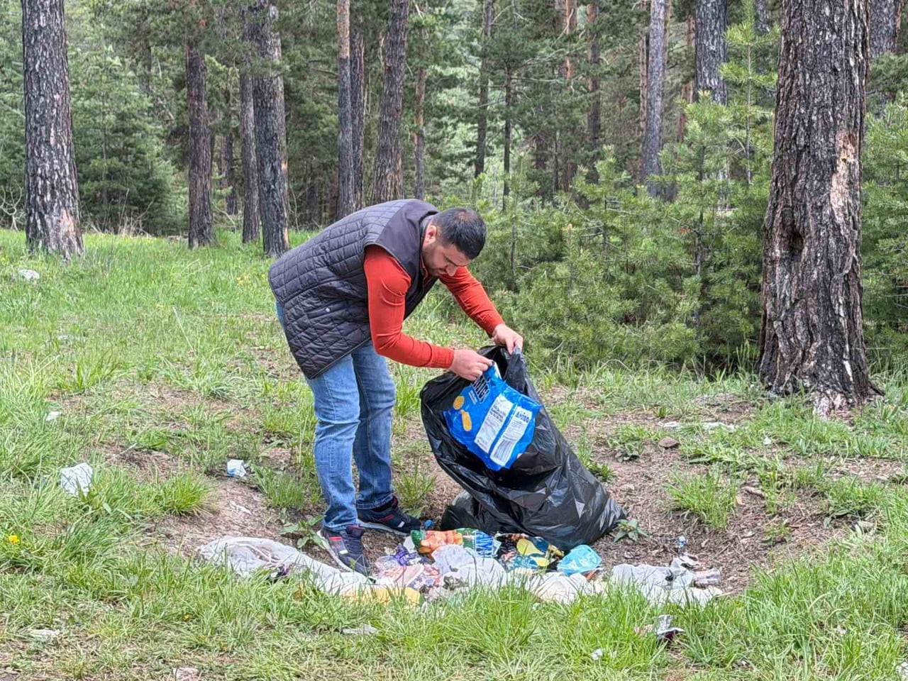 SARIKAMIŞ KEKLİK DERESİ EKOTURİZM ALANINDA GENİŞ ÇAPLI ÇEVRE TEMİZLİĞİ YAPILDI