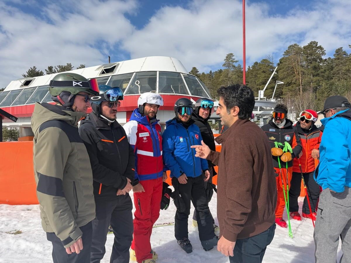 SARIKAMIŞ’TA SNOWBORD ANTRENÖRLÜK KURSU BAŞLADI(KARS-İHA)