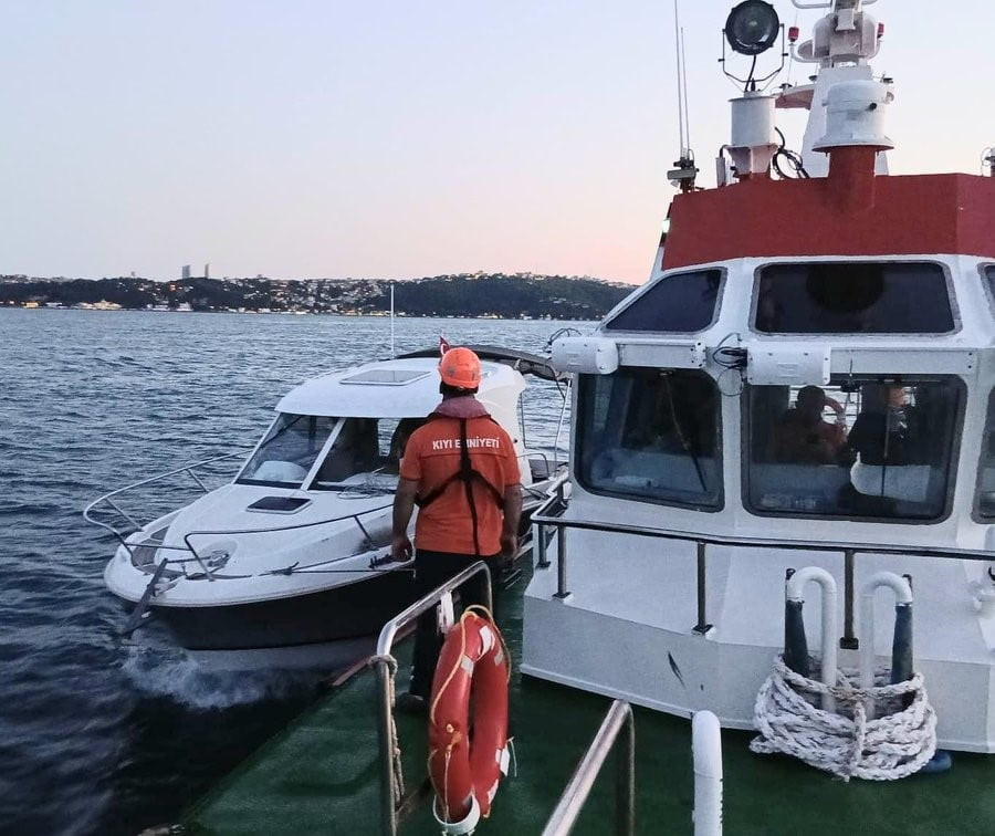 SARIYER AÇIKLARINDA SU ALAN TEKNE KURTARILDI