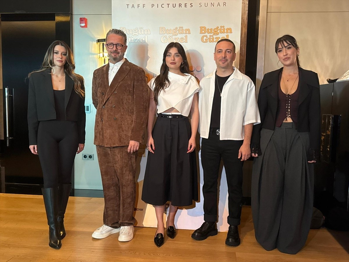 Şarkıcı ve oyuncu Oğuzhan Koç'un hem hikayesini yazdığı hem de başrolünü canlandırdığı "Bugün...