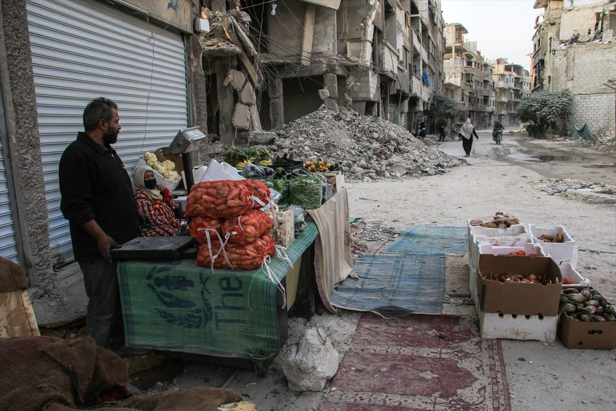 Savaşın ağır yıkıma uğrattığı Şam’daki Yermük Kampı’nda, su ve temel hizmetler büyük oranda...