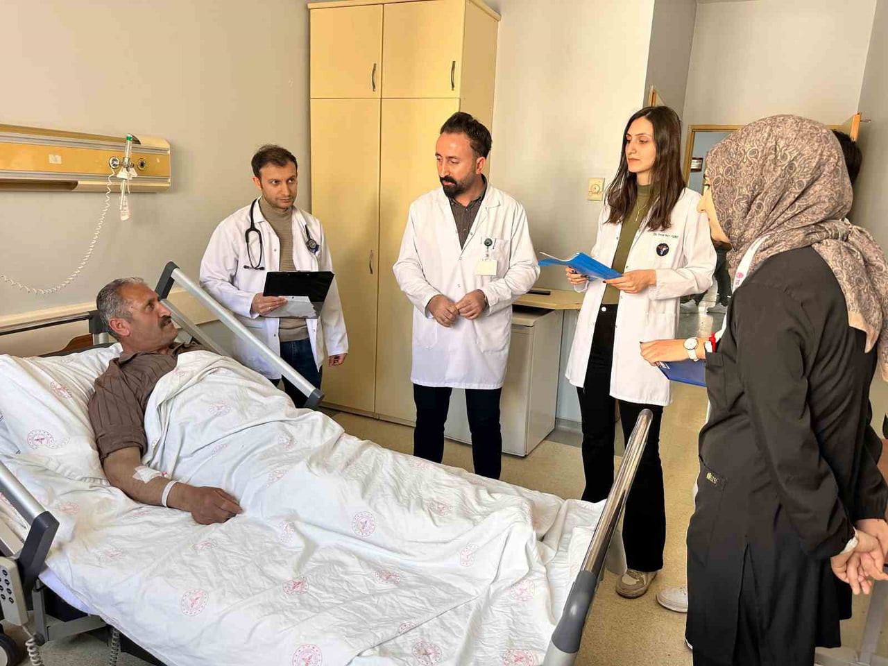 SBÜ VAN EĞİTİM VE ARAŞTIRMA HASTANESİ BAŞHEKİM YARDIMCISI VE İÇ HASTALIKLARI EĞİTİM KLİNİĞİ...