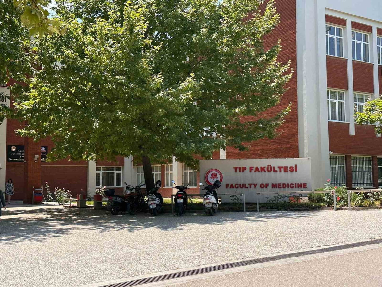 SDÜ TIP FAKÜLTESİ'NDE SORULAR RÜŞVET KARŞILIĞINDA SIZDIRILDIĞI İDDİASI SINAV İPTAL...