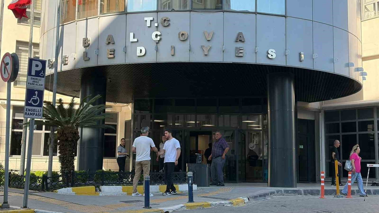 SEFERİHİSAR BELEDİYESİNE OPERASYON BALÇOVA'YA DA SIÇRADI