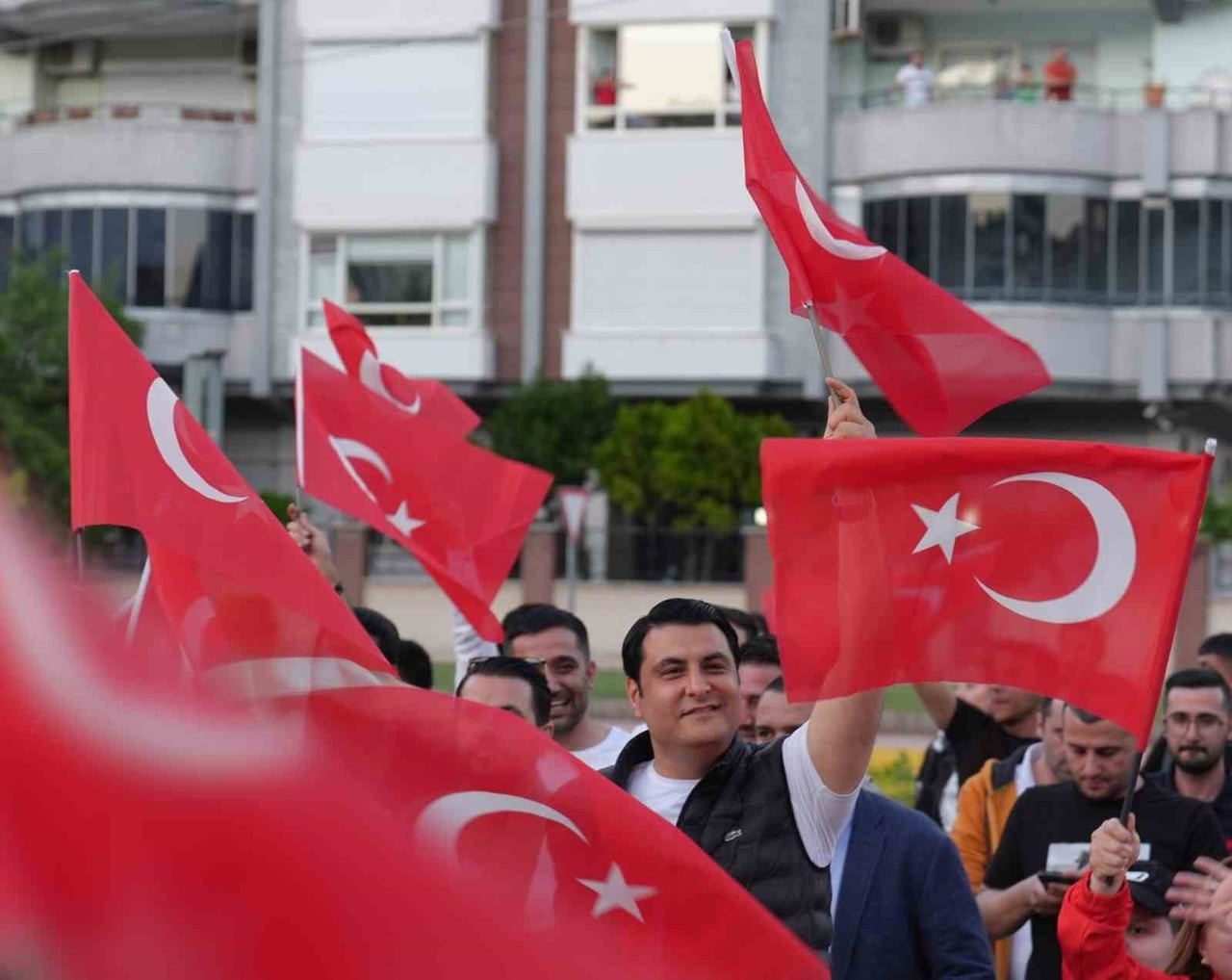 ŞEHİTKAMİL BELEDİYE BAŞKANI UMUT YILMAZ, A MİLLİ FUTBOL TAKIMIMIZIN DÜNYA KUPASI KAPSAMINDA 14...