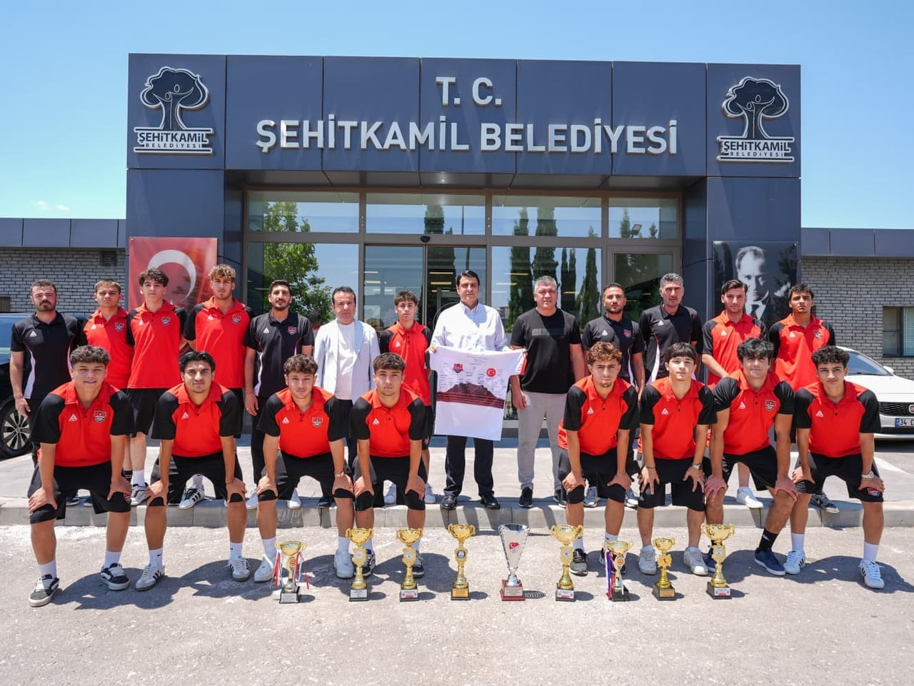 ŞEHİTKAMİL BELEDİYE BAŞKANI UMUT YILMAZ, U18 TÜRKİYE ŞAMPİYONASI’NI TÜRKİYE ÜÇÜNCÜSÜ OLARAK...