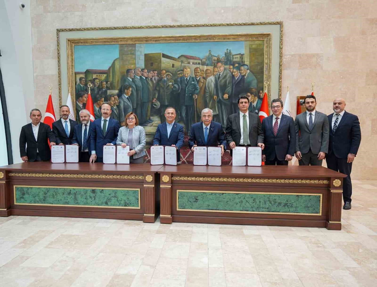 ŞEHİTKAMİL BELEDİYESİ TARAFINDAN 15 TEMMUZ MAHALLESİ’NDE ARSA TAHSİSİ YAPILAN VE HAYIRSEVER İŞ...