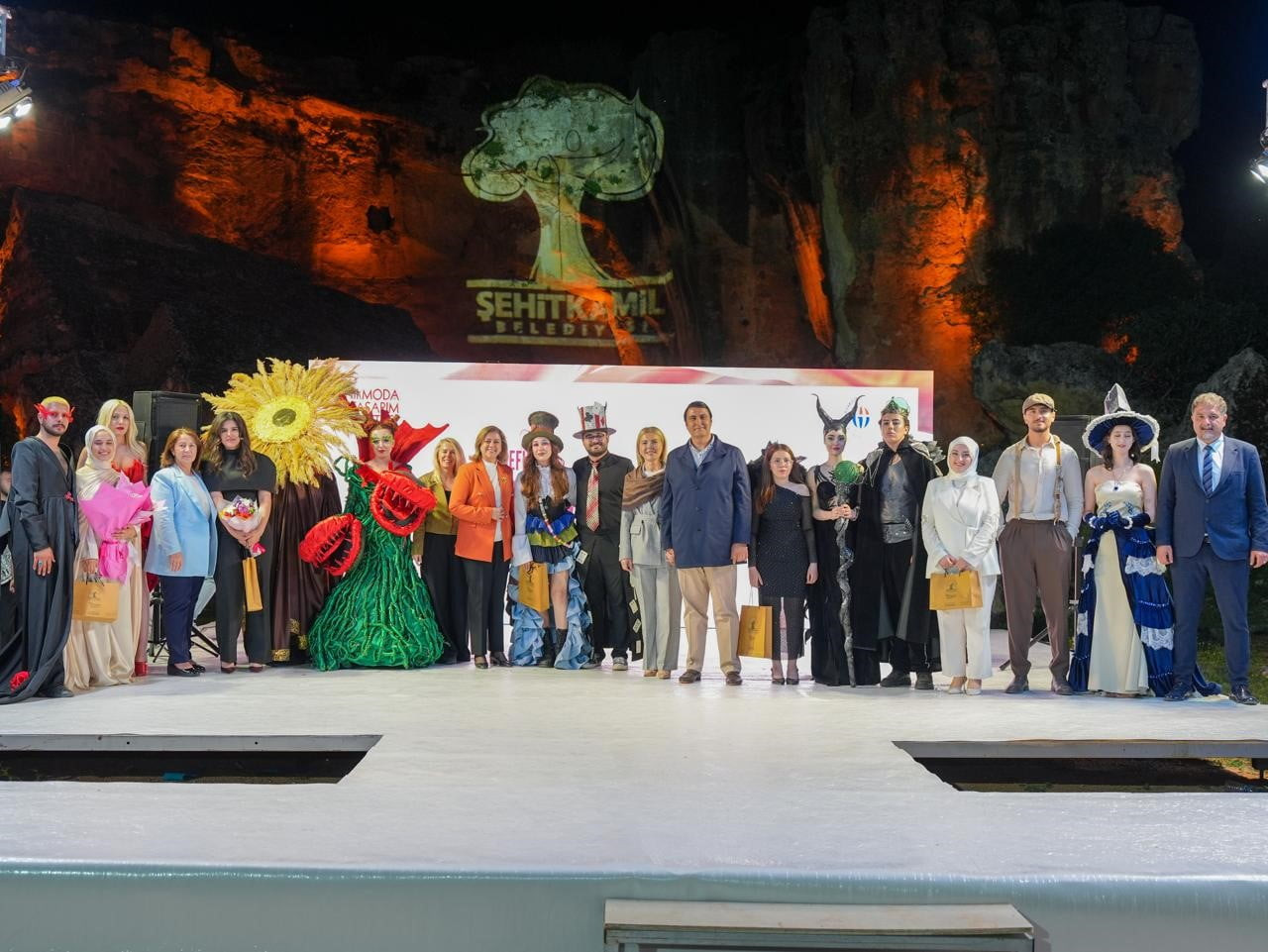 ŞEHİTKAMİL BELEDİYESİ VE GAZİANTEP ÜNİVERSİTESİ İŞBİRLİĞİYLE '3. MODA VE TASARIM HAFTASI'...
