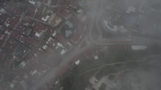 Şehrin üzerine sis çöktü