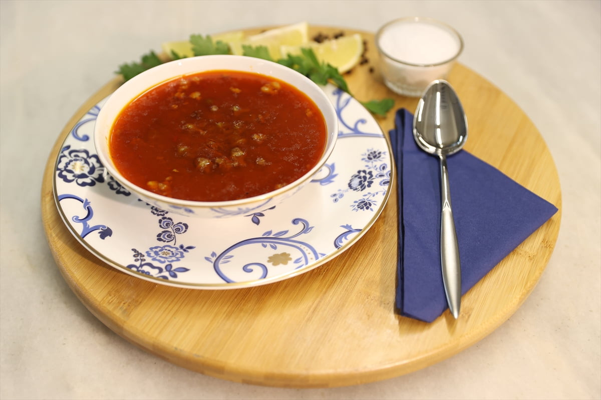 Selçuklu saraylarında gelişen ve Mevlevi geleneğiyle yoğrulan Konya mutfağının öne çıkan...