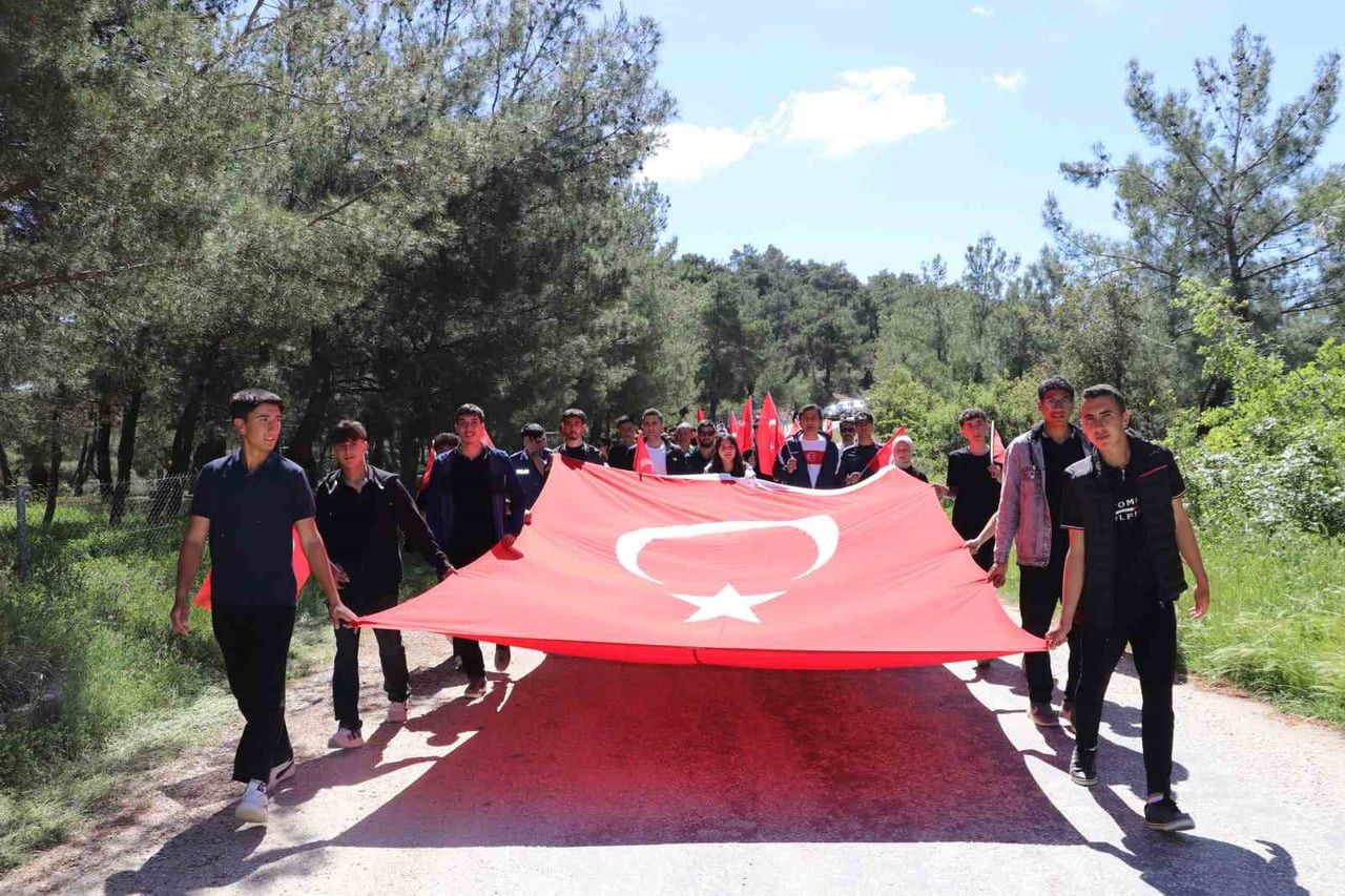 SELENDİ’DE “ORMAN BENİM” ETKİNLİĞİ DÜZENLENDİ