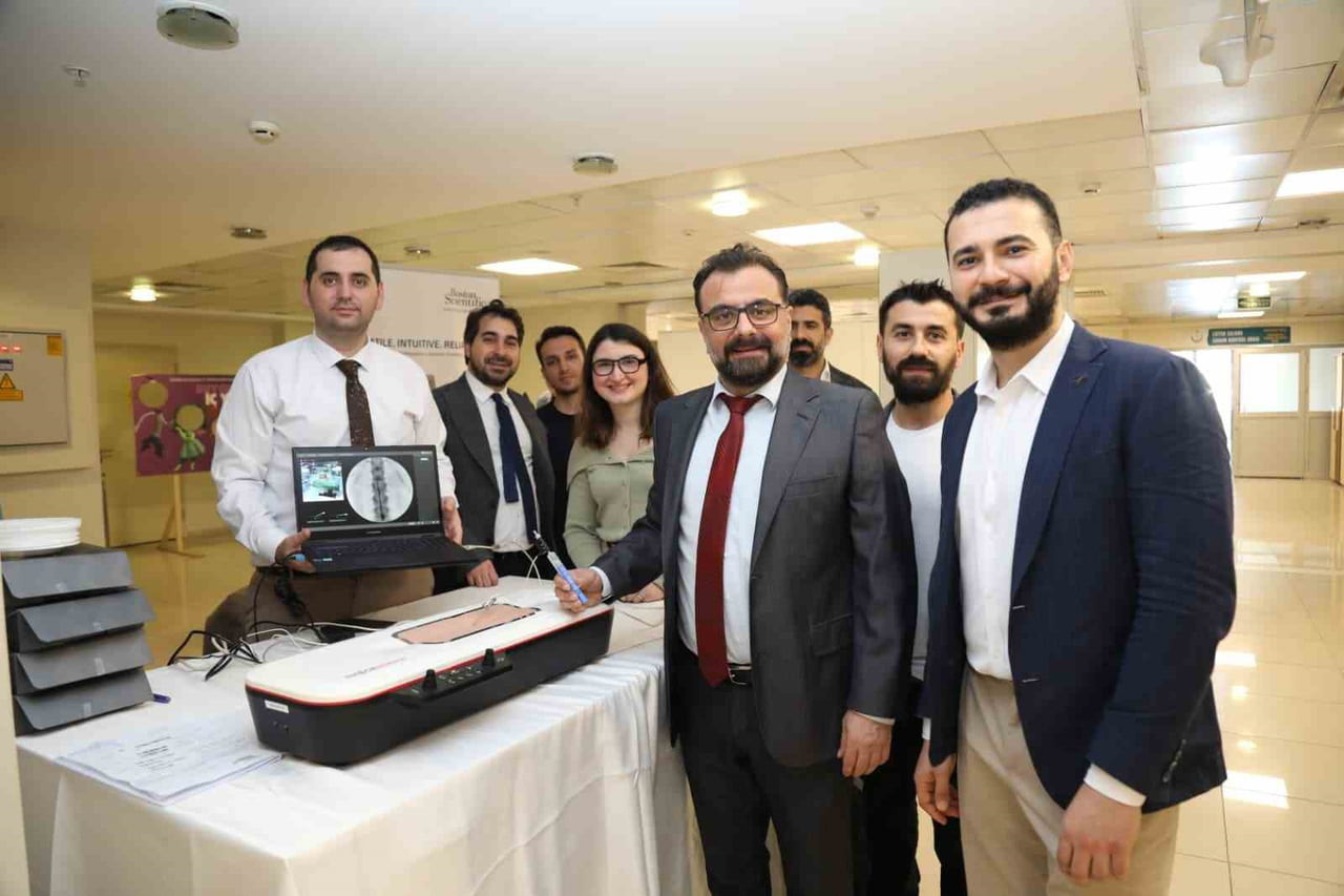 SEMPOZYUM BAŞKANLIĞINI YÜRÜTEN DOÇ. DR. EDİP GÖNÜLLÜ, ULUSLARARASI LİTERATÜRE DAYANAN GENİŞ VAKA...