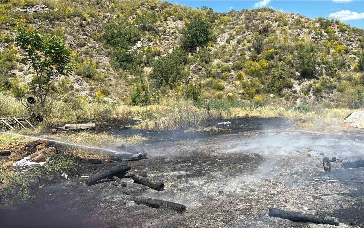 SERALIK ALANDA ÇIKAN YANGIN KORKUTTU