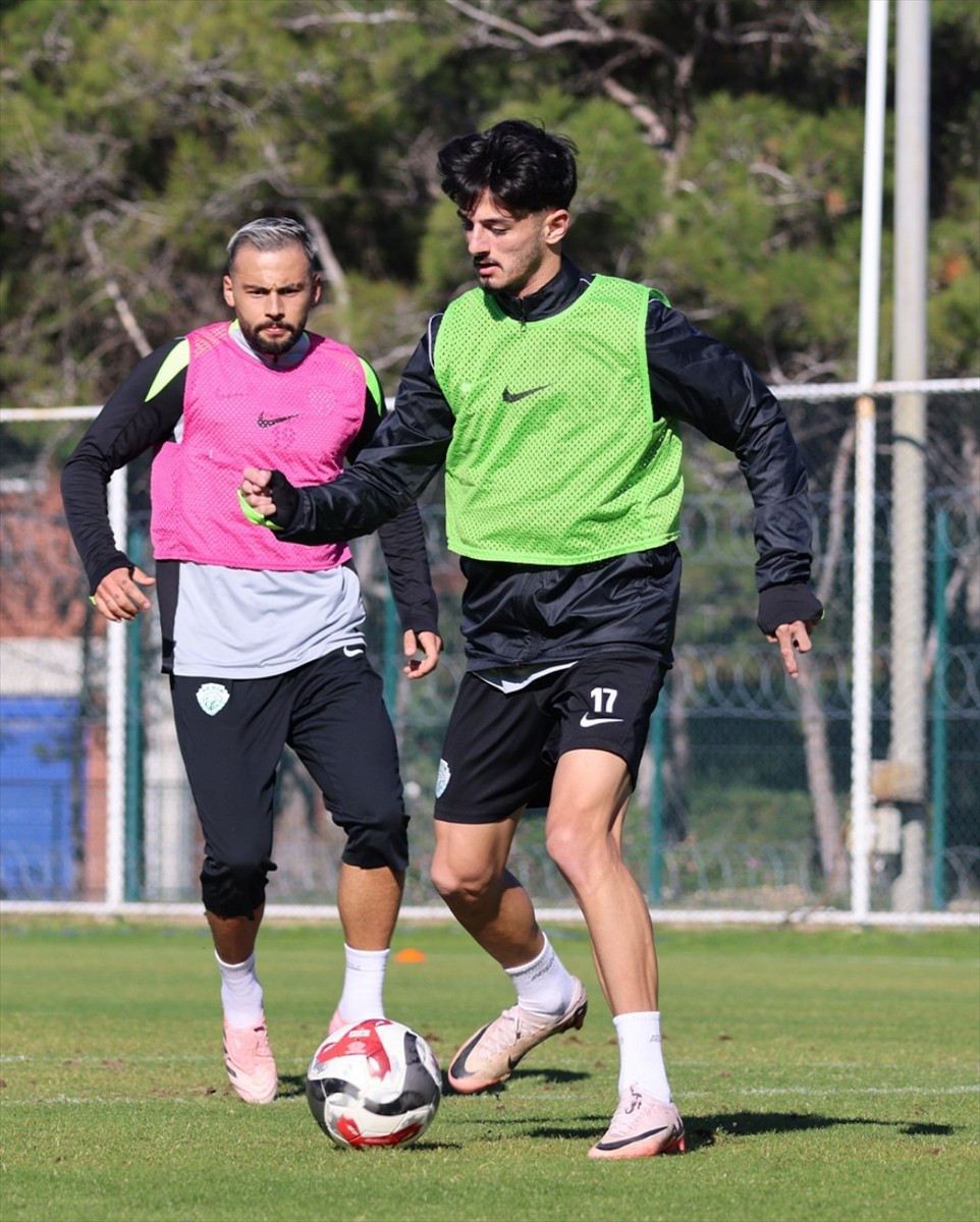 Serikspor, Trendyol 1. Lig'in 17. haftasında Manisa FK'yi sahasındaki tadilat nedeniyle...