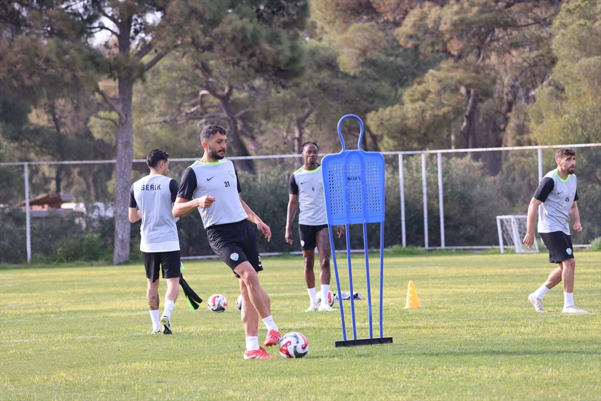 Serikspor, Trendyol 1. Lig'in 29. haftasında Amed Sportif Faaliyetler ile oynayacağı maçın...
