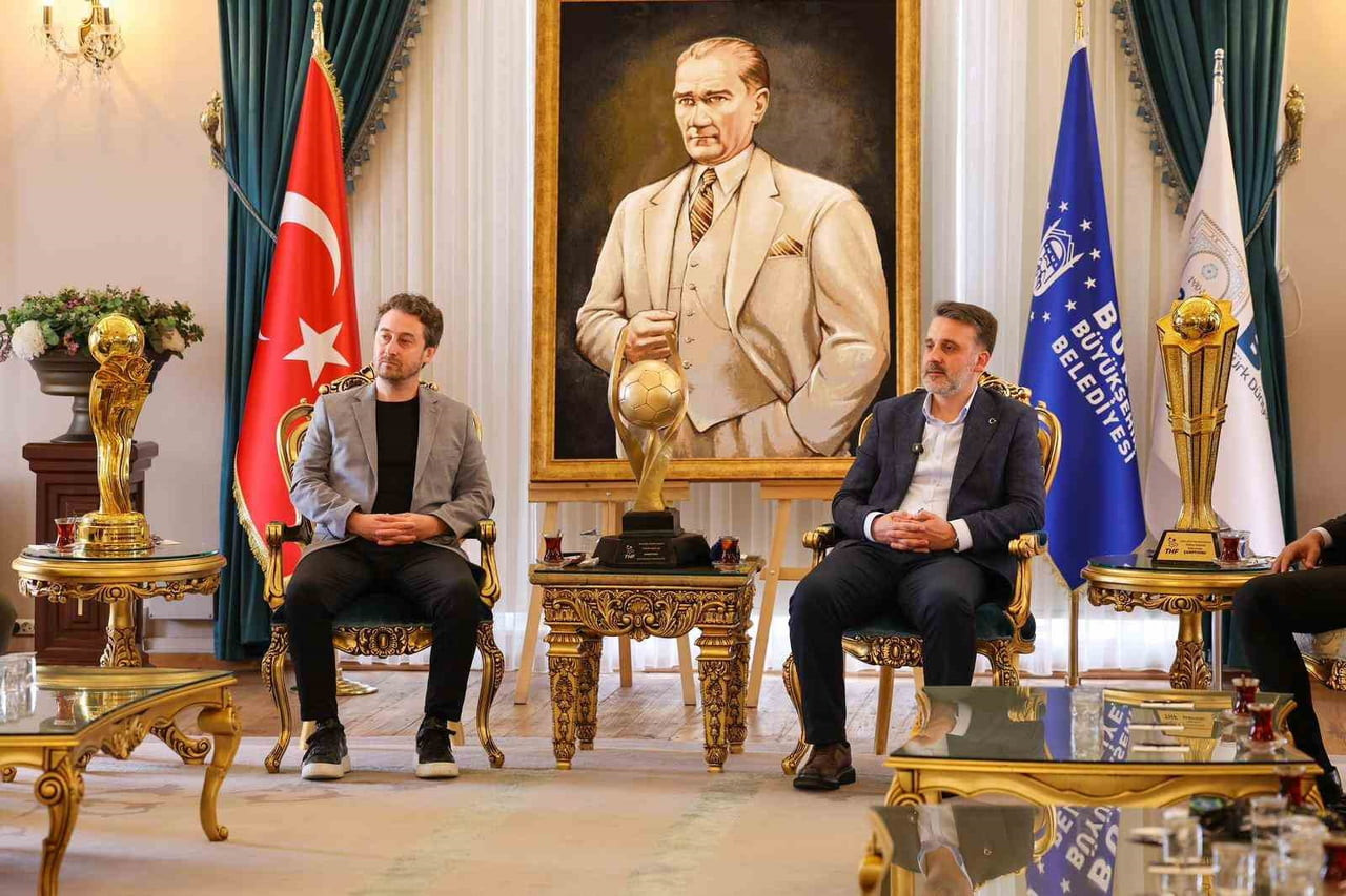 SEZONA SÜPER KUPA ZAFERİYLE BAŞLAYAN, EHF AVRUPA KUPASI’NDA İSE FİNALİN KAPISINDAN DÖNEN, ARDINDAN...