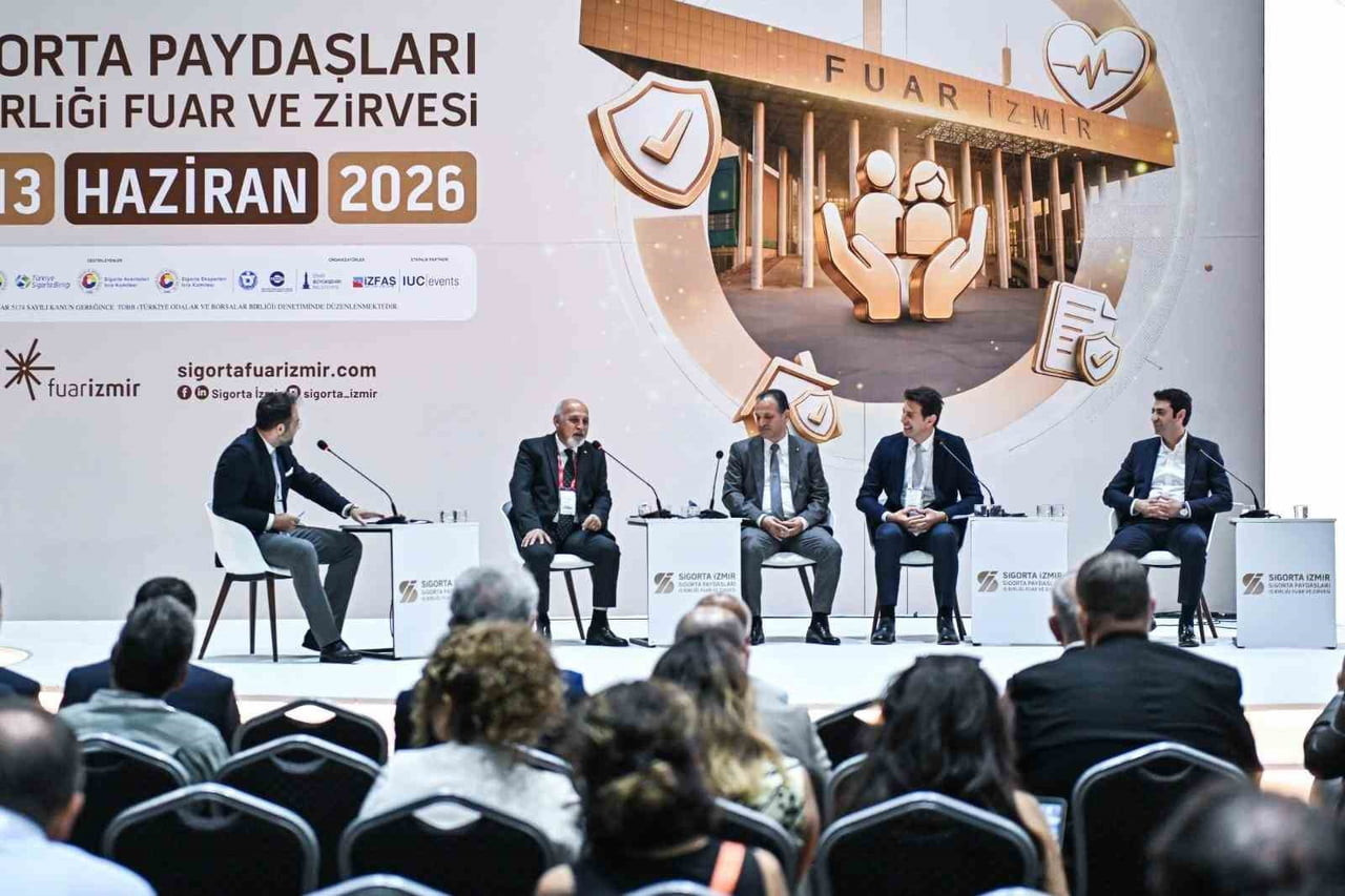 SİGORTA İZMİR ZİRVESİ’NİN İKİNCİ GÜNÜNDE, SİGORTACILIK SEKTÖRÜNÜN GELECEĞİNİ ŞEKİLLENDİREN...