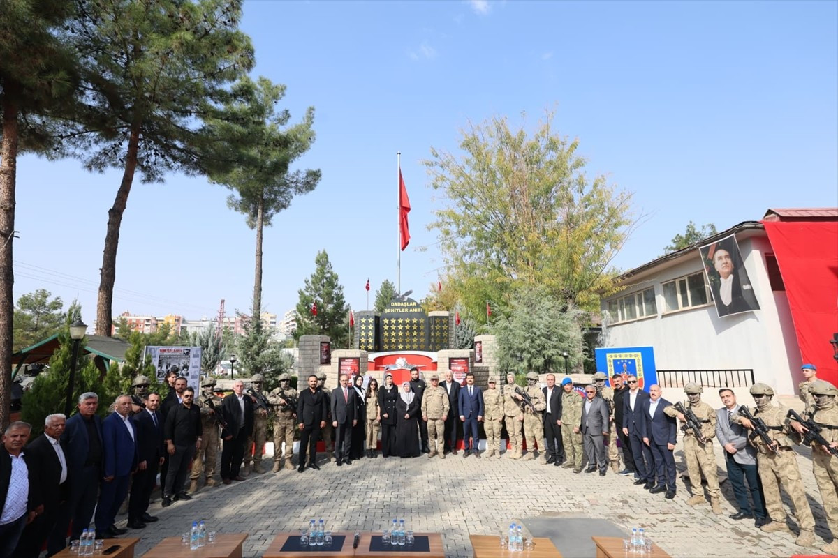 Siirt'in Pervari ilçesinde 10 Kasım 2012'de meydana gelen helikopter kazasında şehit olan 17 asker...