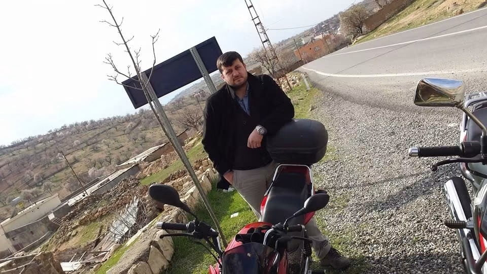 SİİRT’İN TİLLO İLÇESİNDE OTOMOBİL İLE MOTOSİKLETİN ÇARPIŞMASI SONUCU MEYDANA GELEN KAZADA AĞIR...