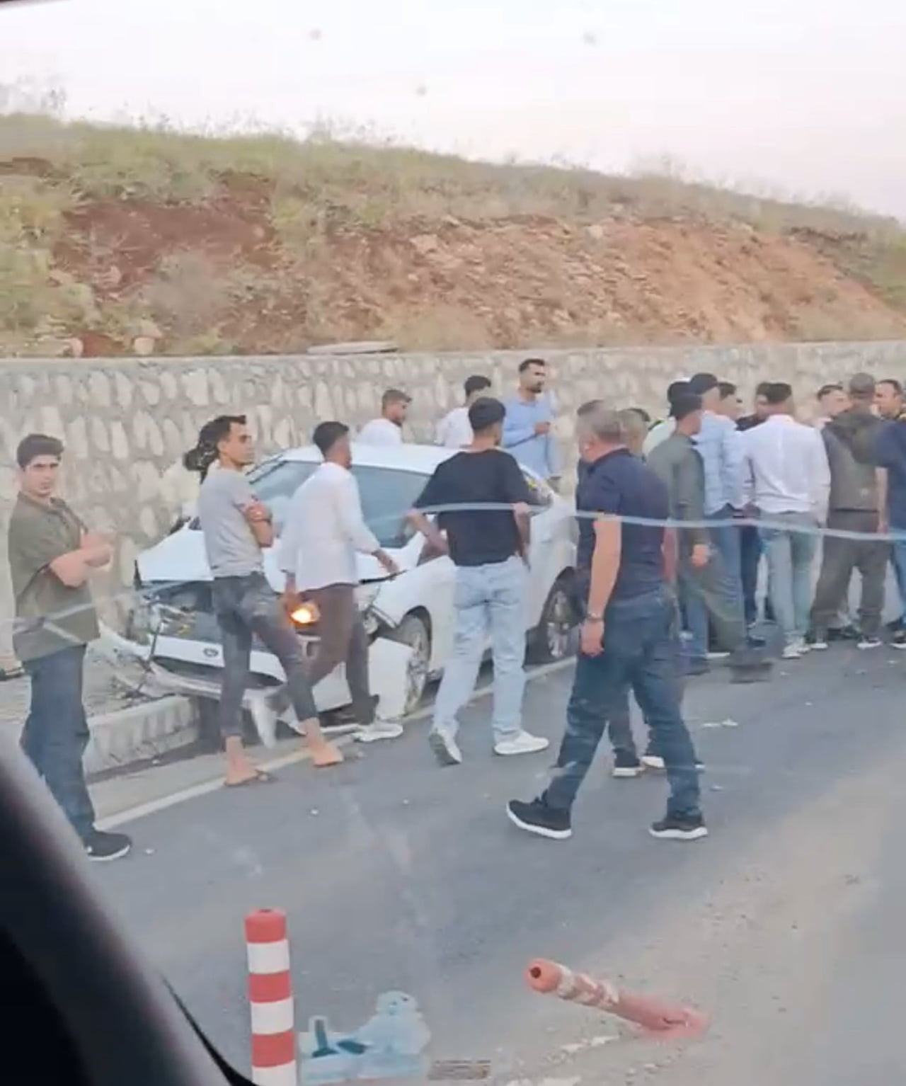 SİİRT’TE DÜĞÜN KONVOYUNDA MEYDANA GELEN TRAFİK KAZASINDA 2 KİŞİ YARALANDI.