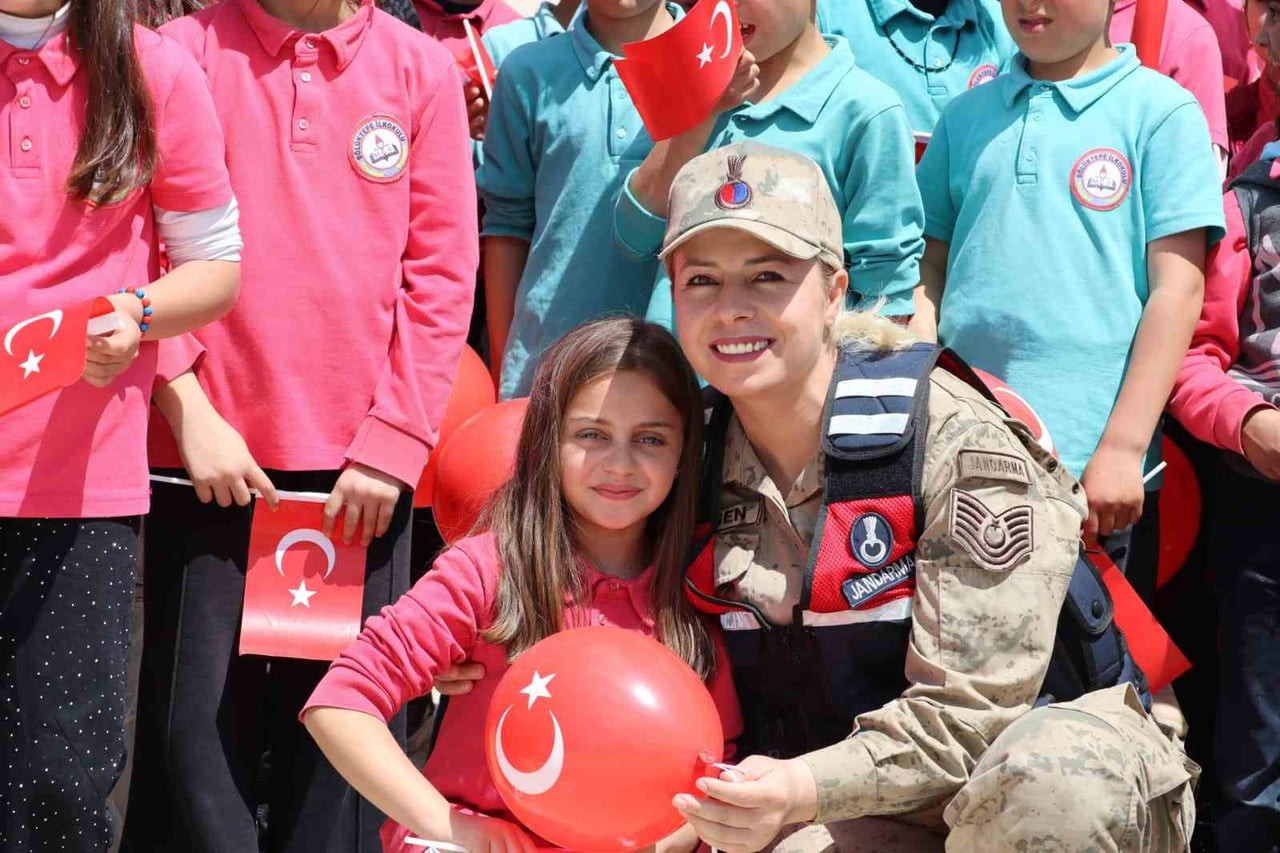 SİİRT’TE MİLLİ AİLE HAFTASI KAPSAMINDA ÇOCUK VE AİLELERE YÖNELİK EĞİTİMLER...