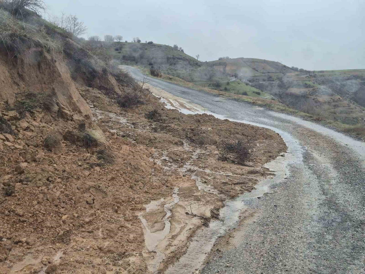 SİİRT’TE YAĞIŞ SONRASI YOĞUN MESAİ
