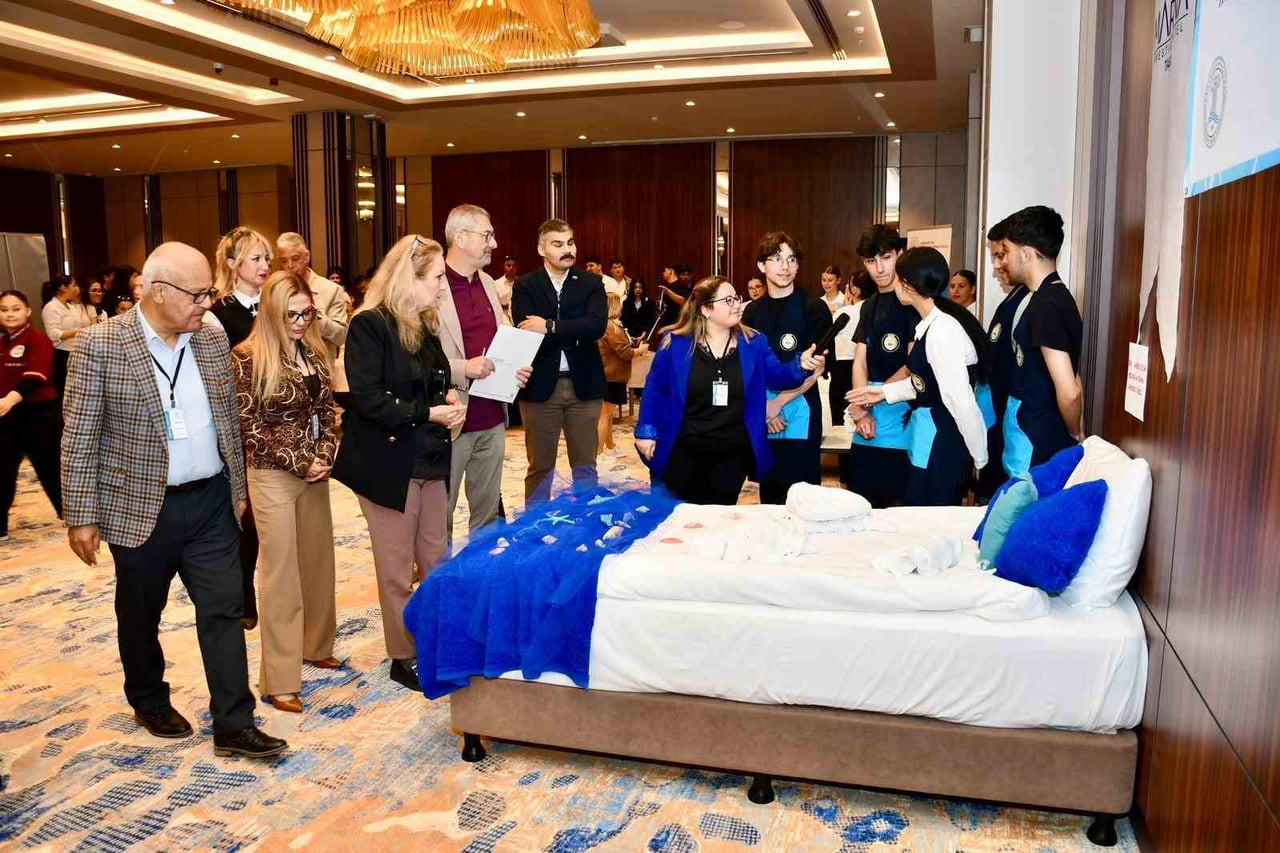 SİLİFKE’DE TURİZM ÖĞRENCİLERİ HÜNERLERİNİ ORTAYA KOYDU