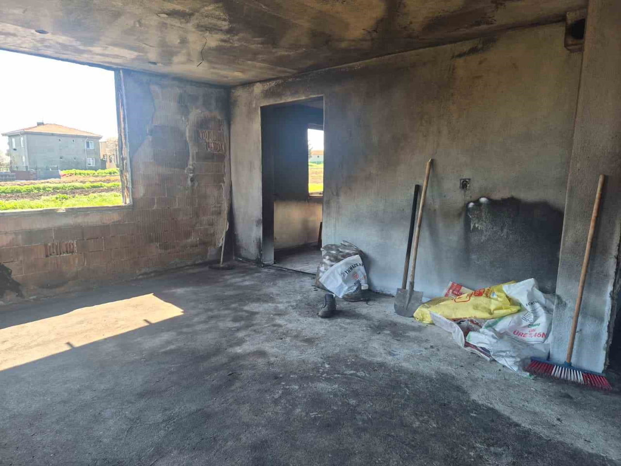 SİLİVRİ KADIKÖY’DE GECE YANGINI: 6 KİŞİ SON ANDA KURTULDU